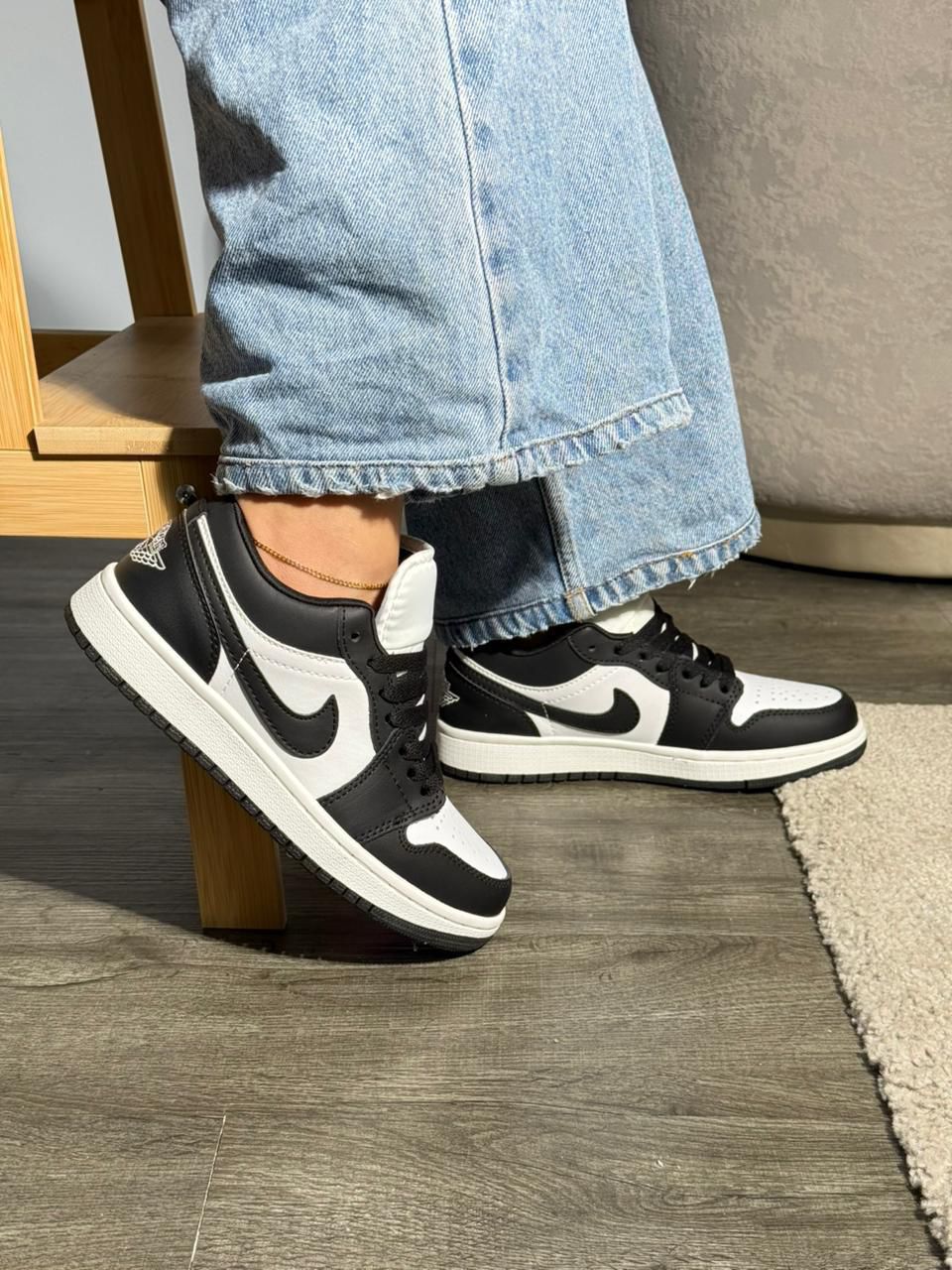 Jordan R1 Low