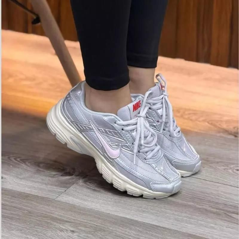 Nike Initiator