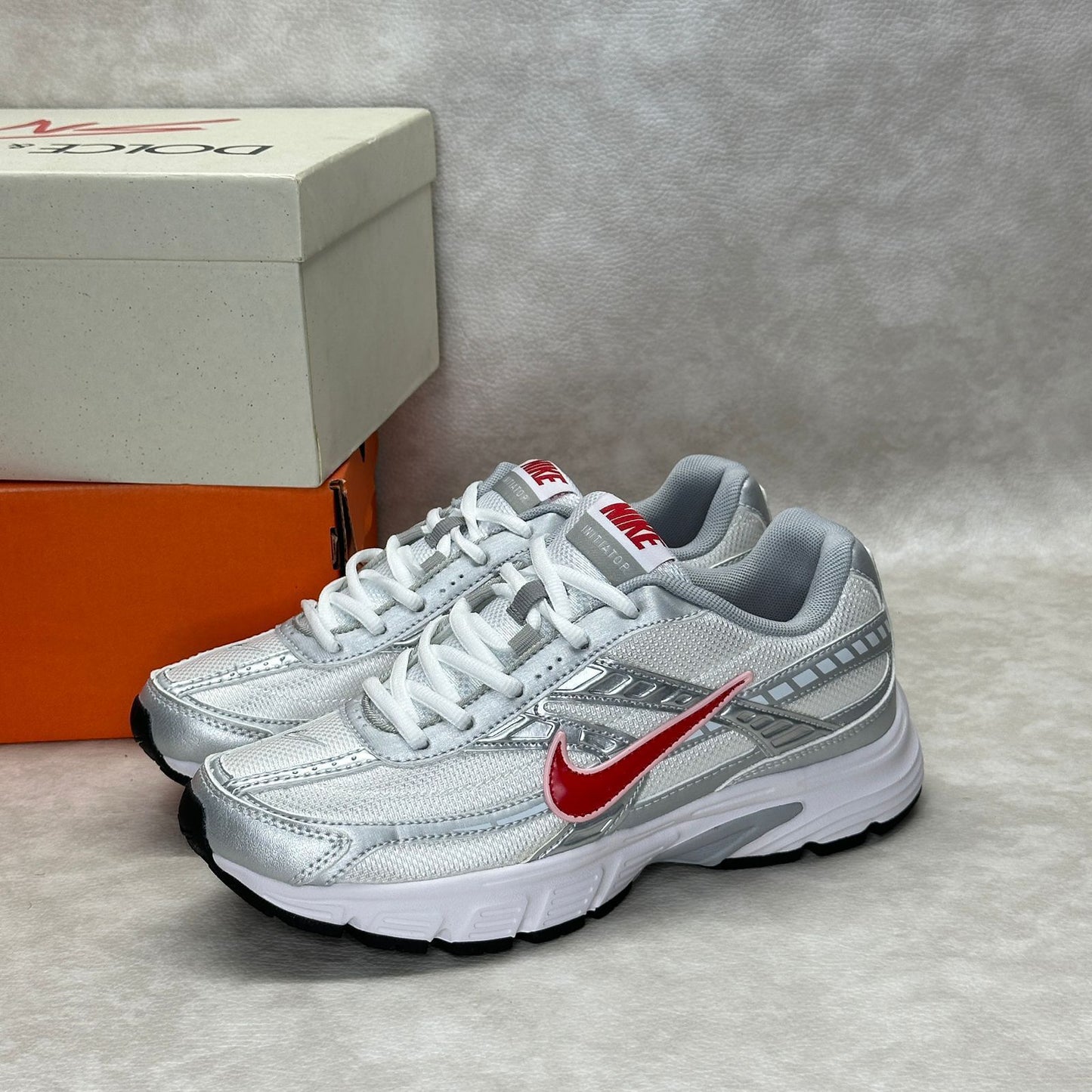 Nike Initiator