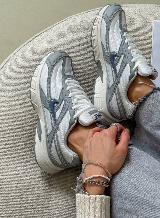Nike Initiator