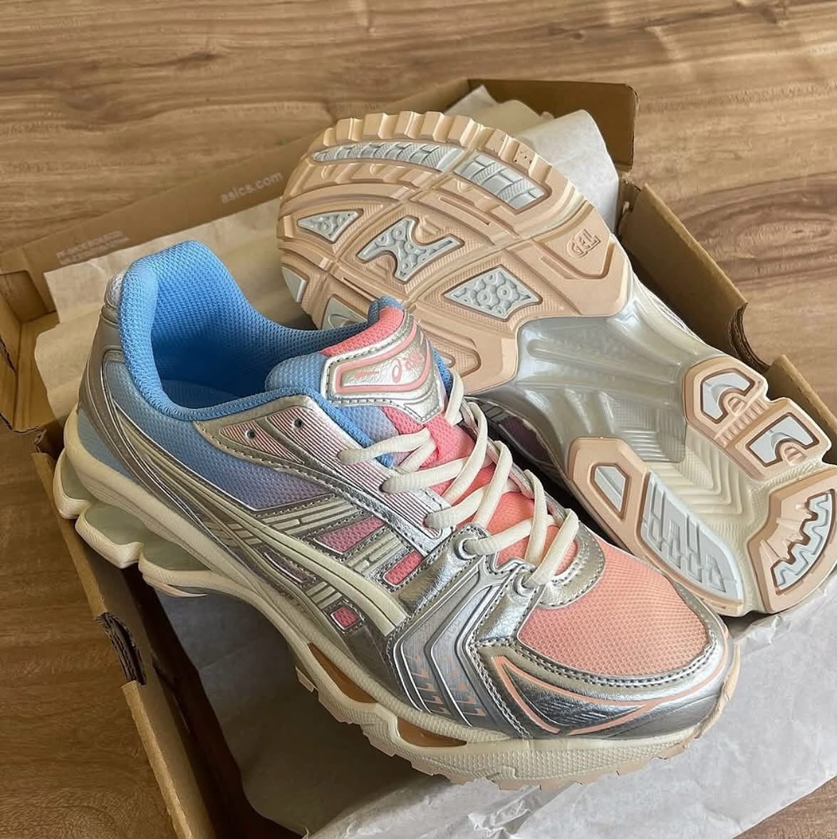 Asics colores