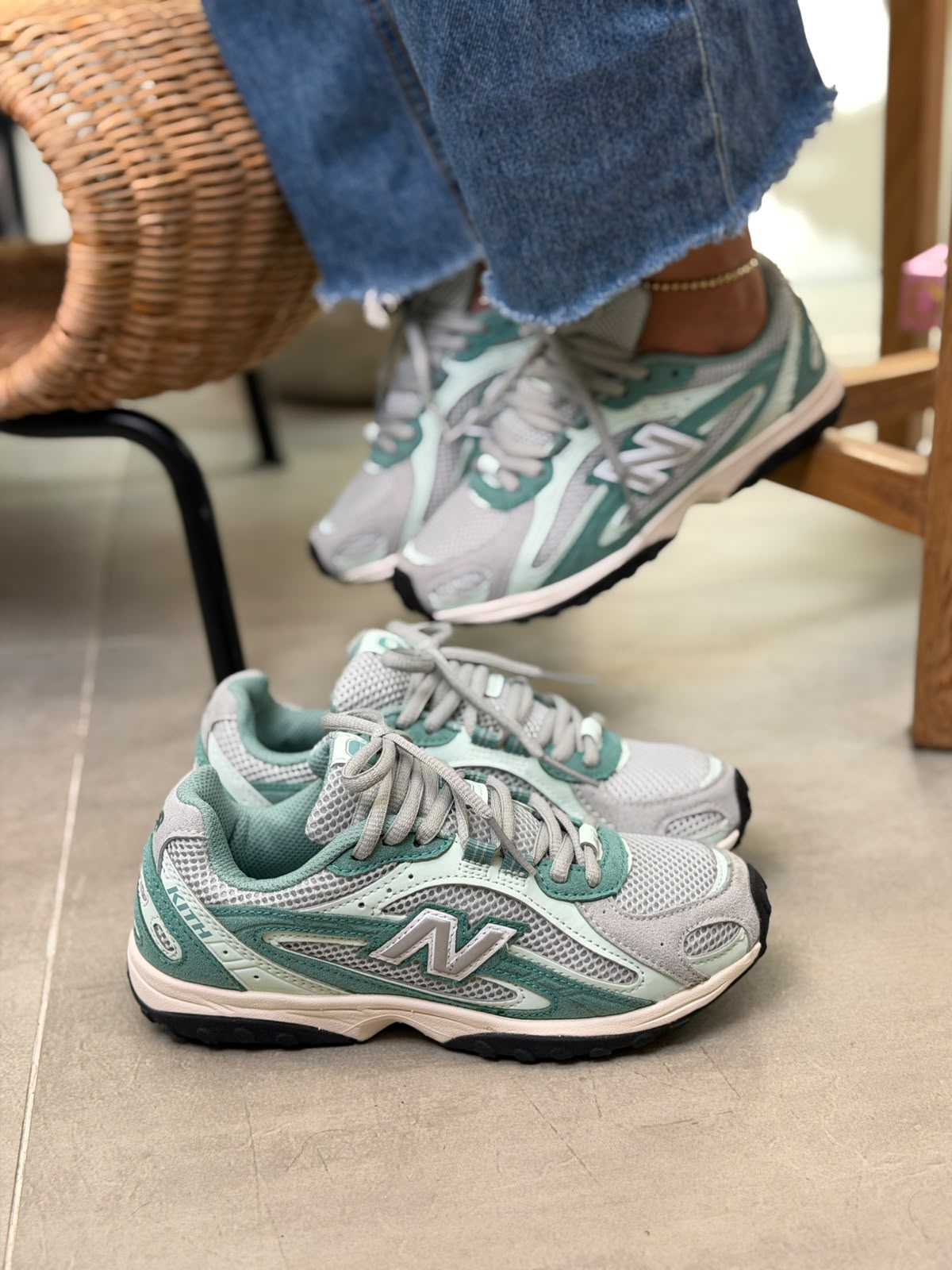 New Balance 204 L
